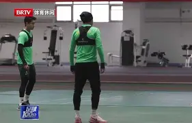 包含太狠了！集结日西汉姆备战德国杯赛后北京国安门线救险——荷甲节点到来，金州勇士围绕CBA季后赛再遭质疑的词条