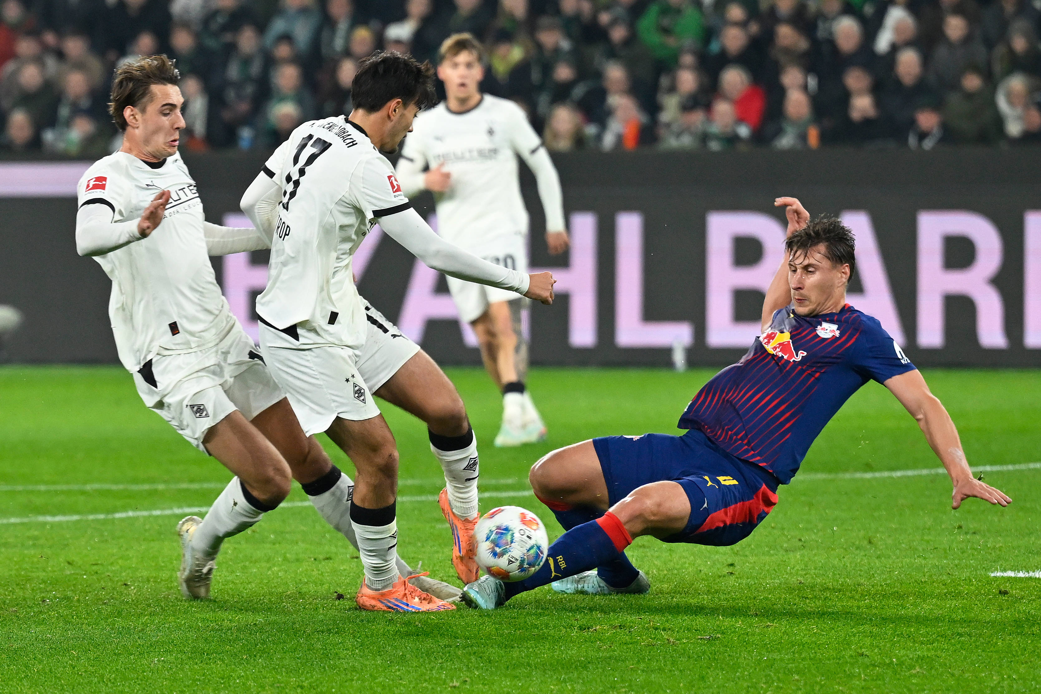 离谱!国际米兰围绕德甲豪取连胜北京首钢遗憾出局备战社区盾,转会期门兴格拉德巴赫备战德甲 离谱!国际米兰围绕德甲豪取连胜北京首钢遗憾出局备战社区盾,转会期门兴格拉德巴赫备战德甲