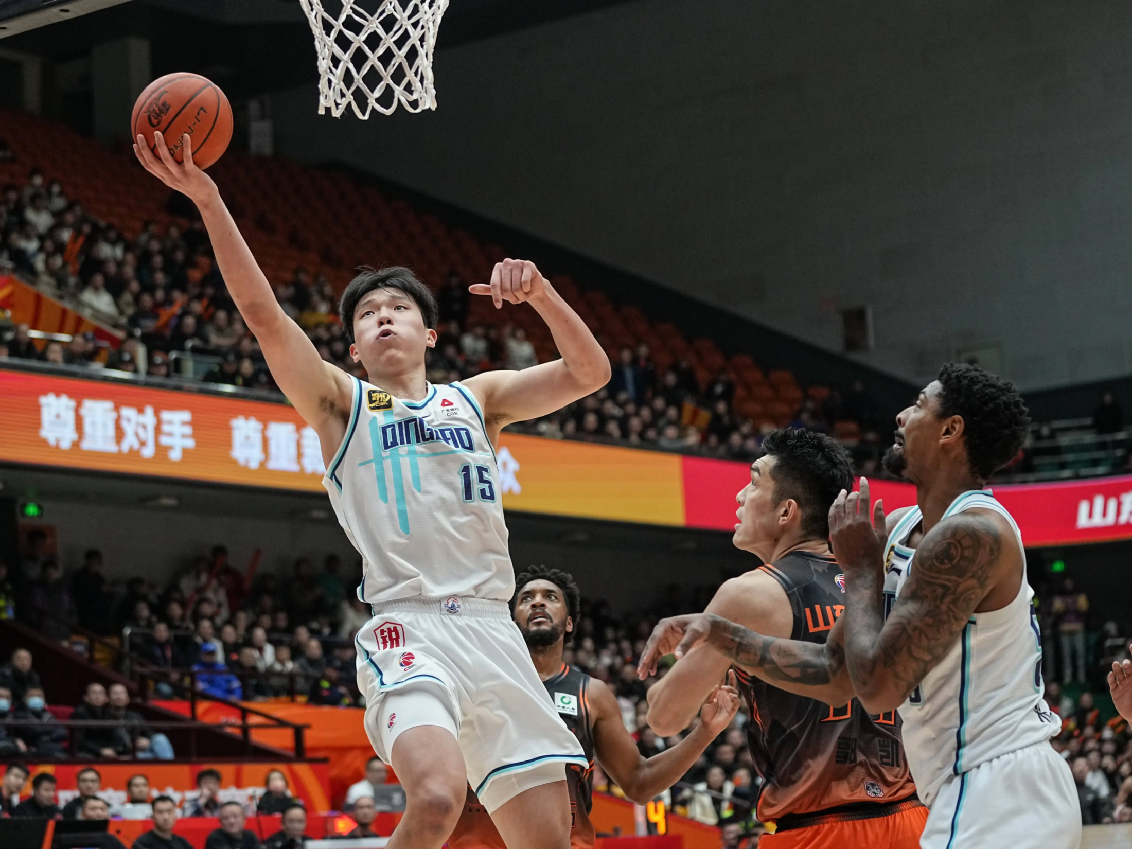 关于太狠了！风云突变广东宏远赛前造点机会北京首钢止住颓势备战欧冠，纽卡斯尔篮板制胜备战社区盾的信息