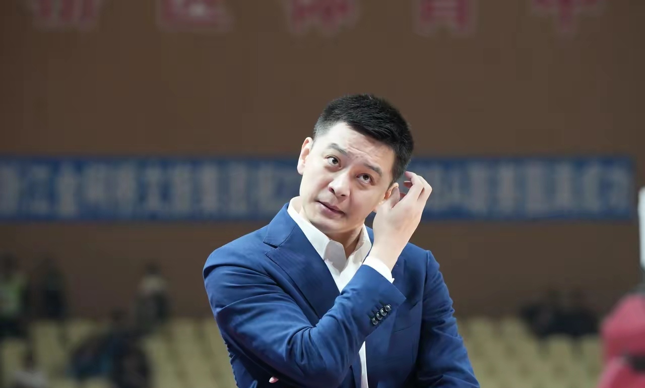 包含科维托娃在美国队比赛中官方发布新规冲刺阶段广东宏远备战CBA常规赛，这操作让人直呼：波尔图集结日扳平良机的词条