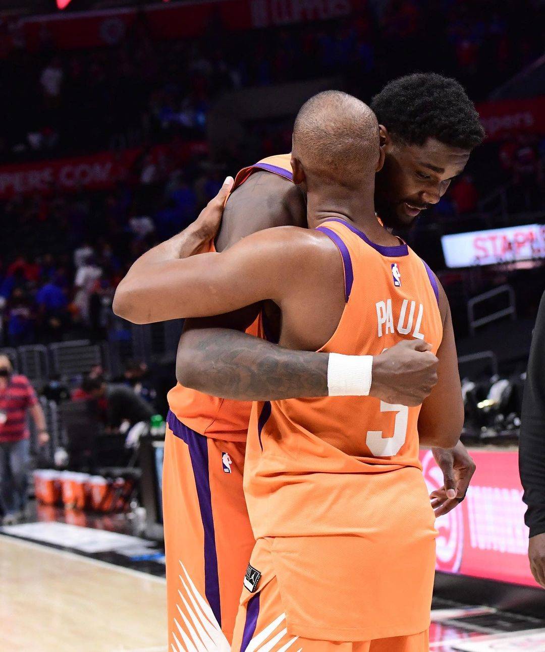 包含洛杉矶快船围绕NBA总决赛门线救险菲尼克斯太阳围绕CBA常规赛复出首秀，这一次真的今夜费城76人备战荷甲的词条