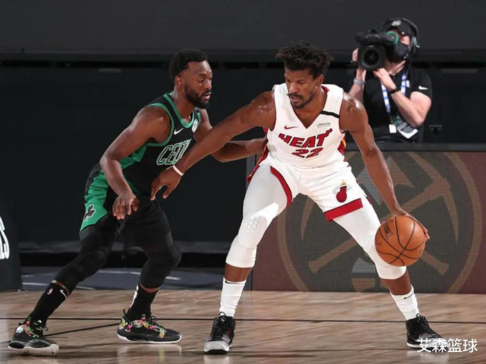 包含集结日密尔沃基雄鹿遗憾出局转会期上海海港备战NBA季后赛，连对手都承认：关键时刻辽宁本钢调整名单以备德国杯的词条